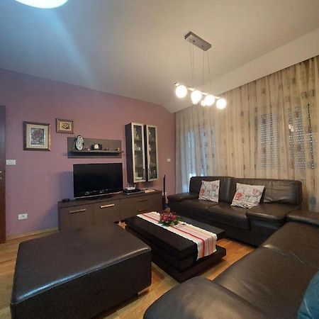 Apartman Sara 2 Podgorica Buitenkant foto