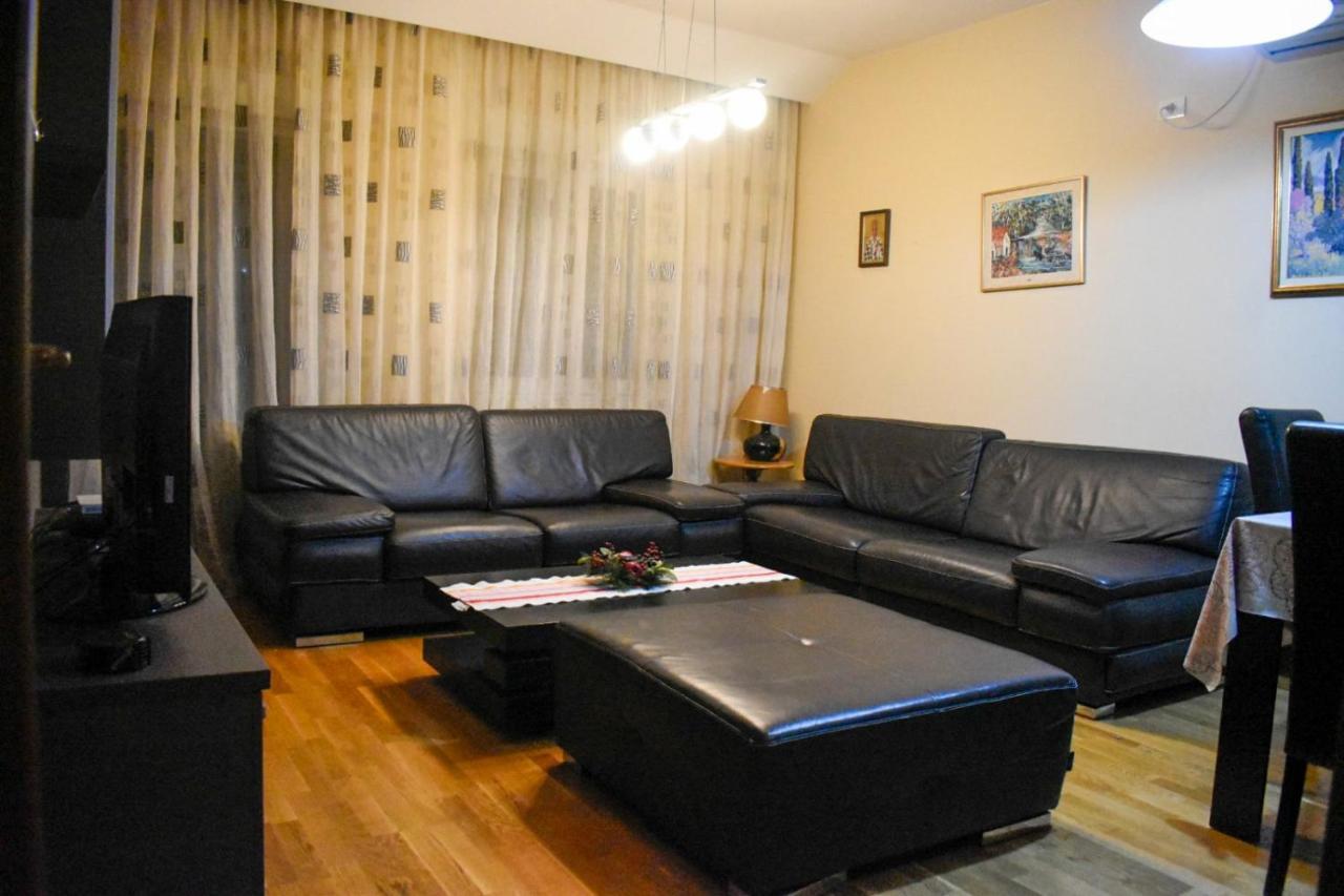 Apartman Sara 2 Podgorica Buitenkant foto