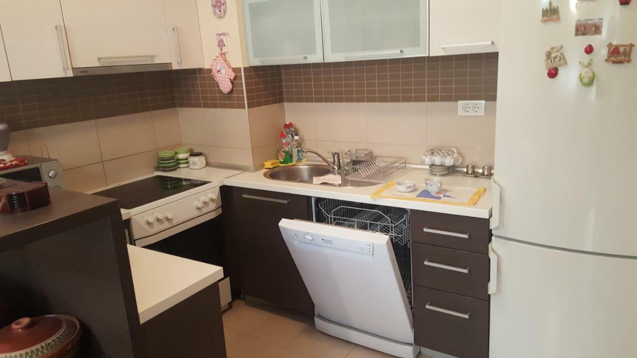 Apartman Sara 2 Podgorica Buitenkant foto