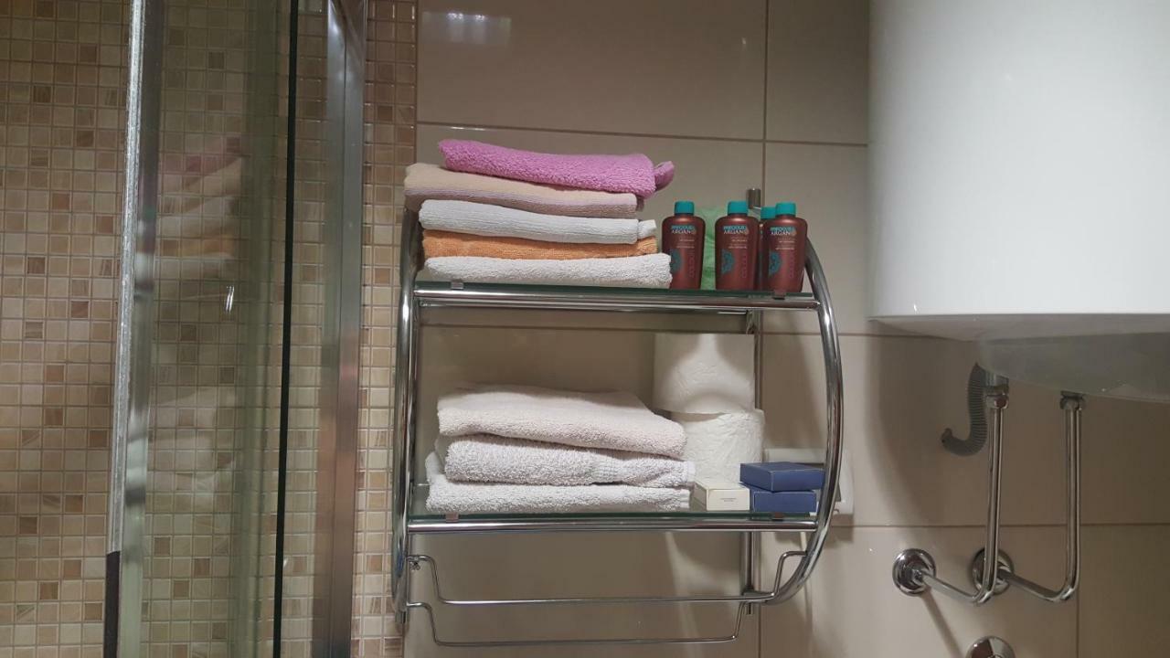 Apartman Sara 2 Podgorica Buitenkant foto